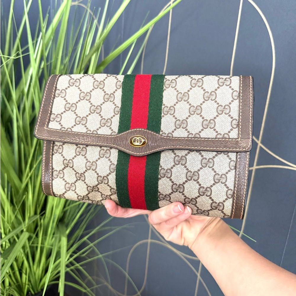 Gucci Beige GG Canvas Crossbody with Green and Red Web Stripe and Brown Trim - Picture 2 of 16